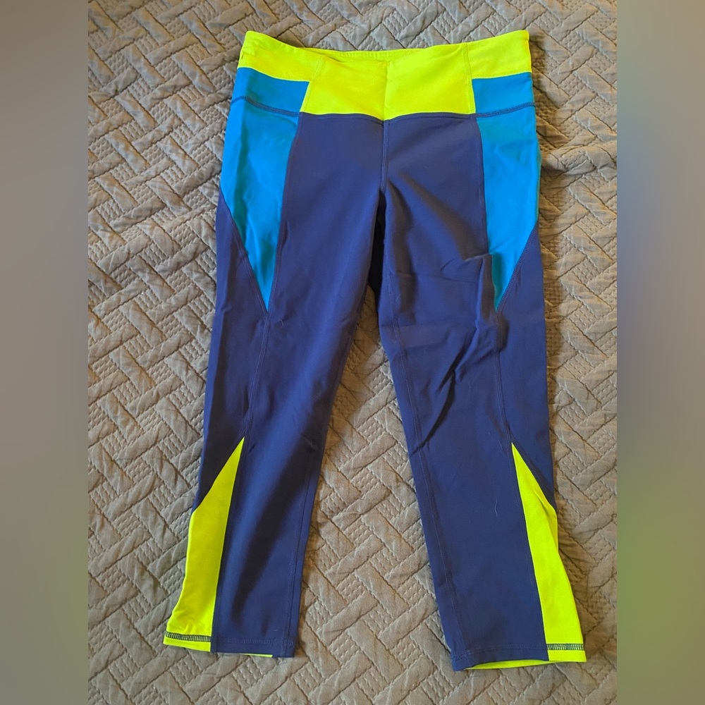 Worn once ATHLETA 3/4 length Capri leggings